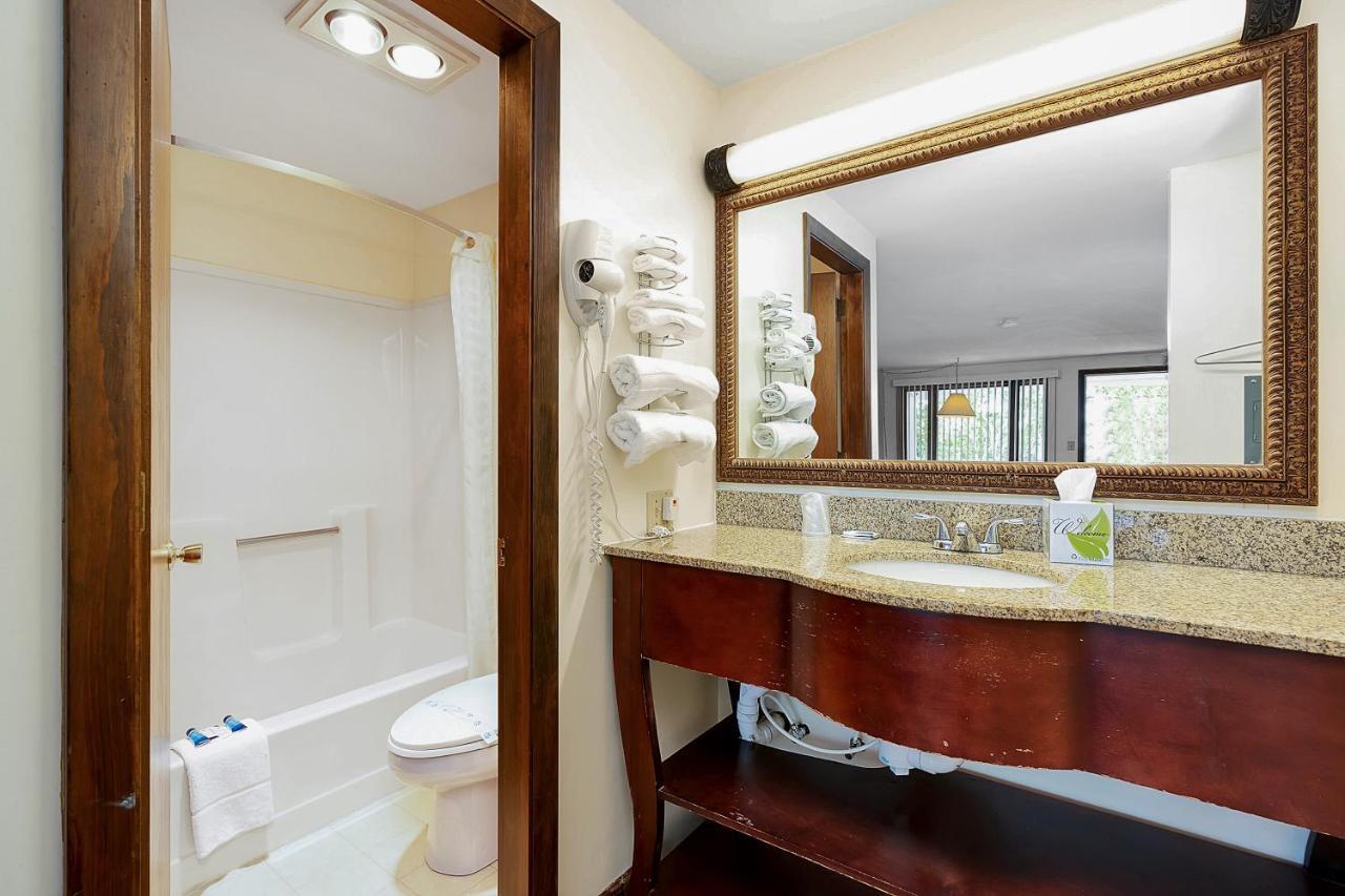 USA Inn Wells Bagian luar foto