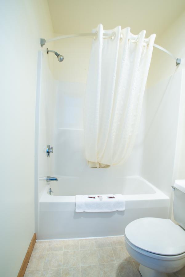 USA Inn Wells Bagian luar foto